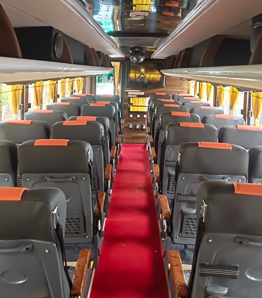 33 Seater bus